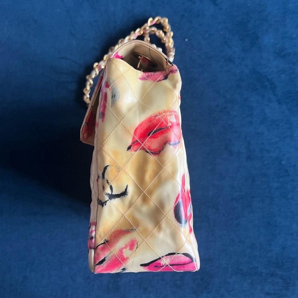 Chanel 'Lips & Kisses' Vintage Maxi XL Bag - Picture 14 of 14